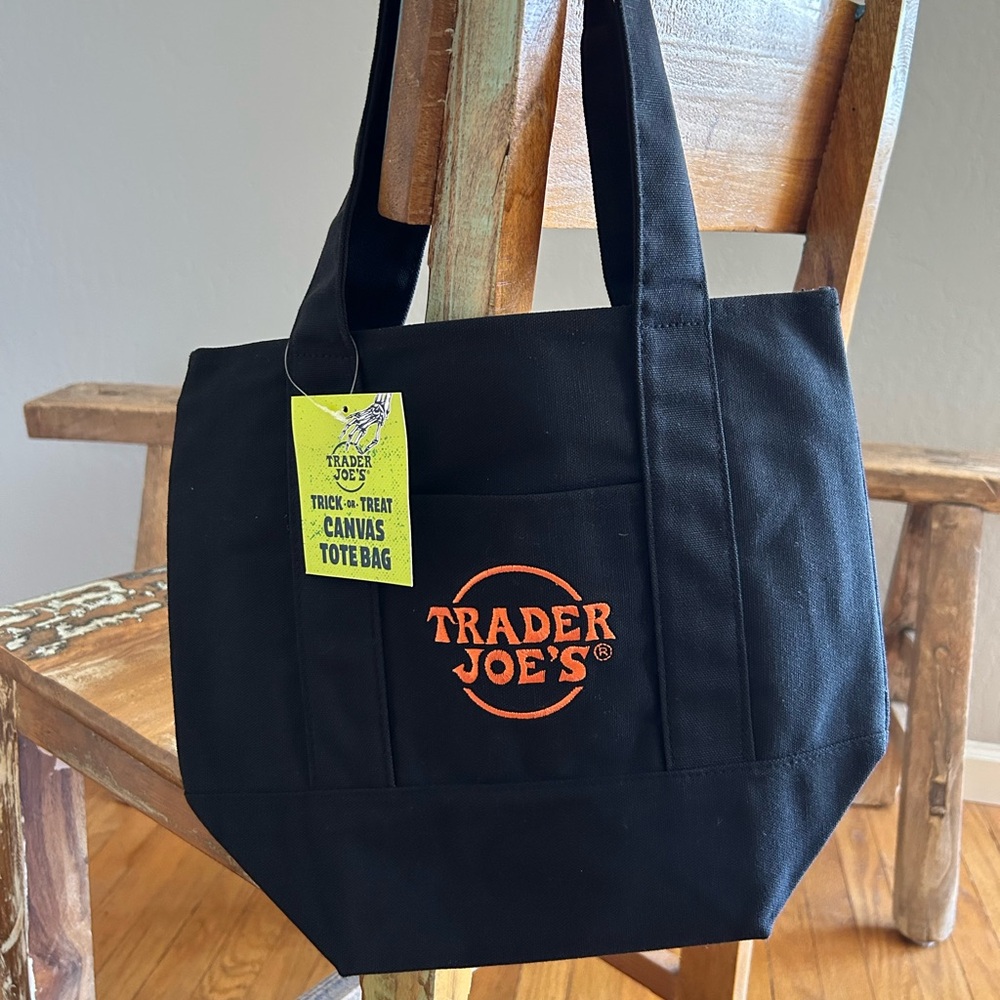 Trader’s joes Trick or Treat Canvas tote bag New with tags!